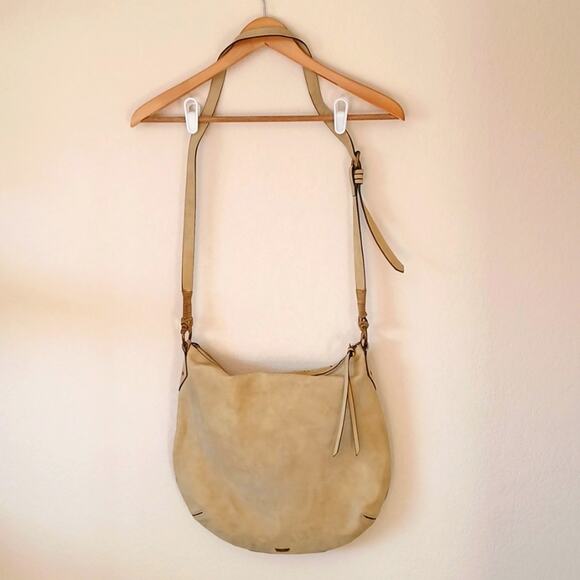 Elle Jae Gypset Amarillo crossbody hobo in sandstone - Picture 3 of 6